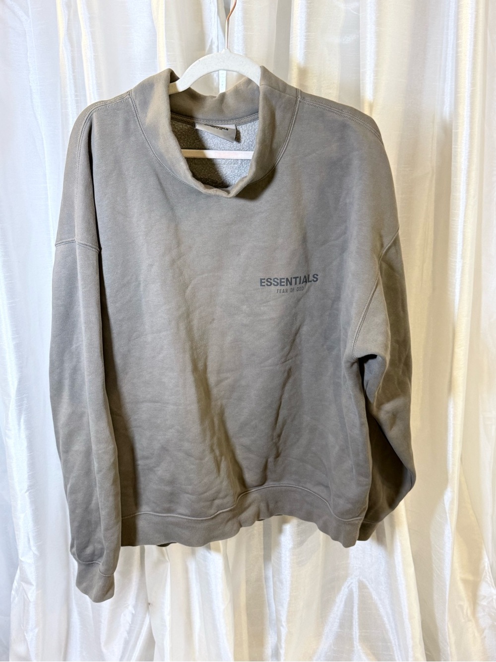 Fear of God Essentials Crewneck Sweatshirt in Gray